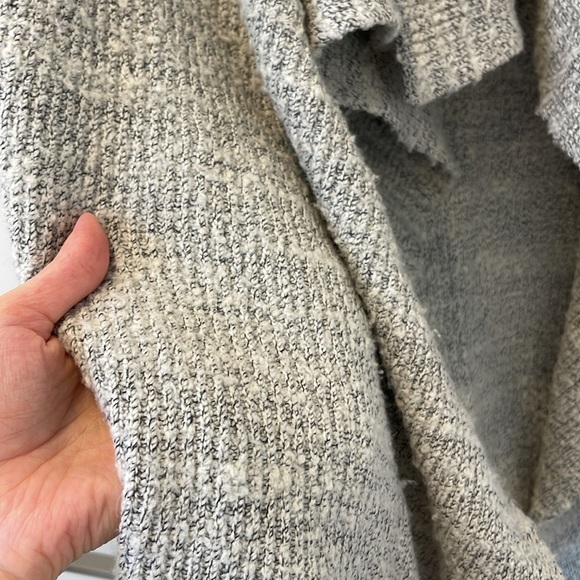 Shawl style cardigan sweater - Picture 2 of 4